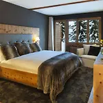 La Val & 4* Breíl