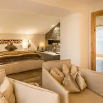 La Val & 4*