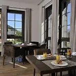 La Val & 4* Breíl