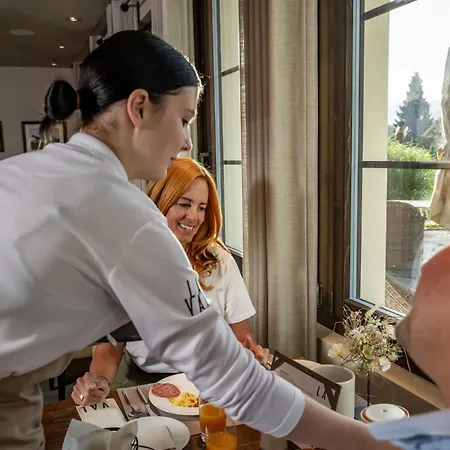 Hotell La Val & Breíl