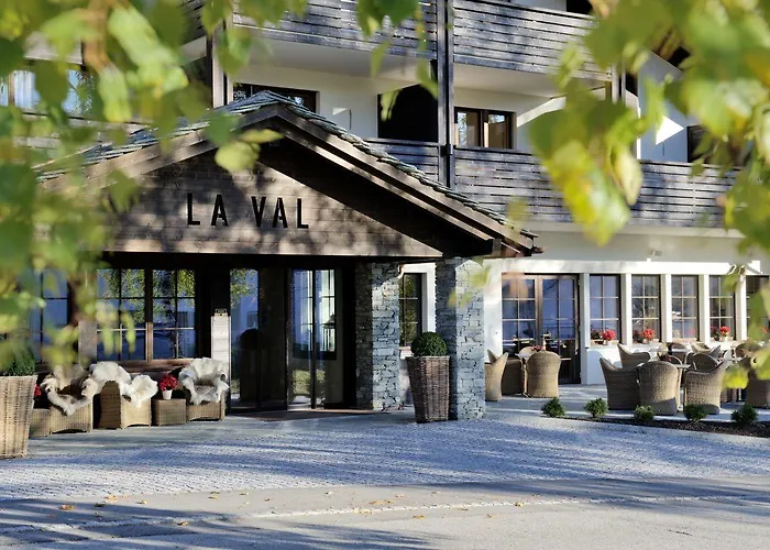 Hotell La Val & 4*