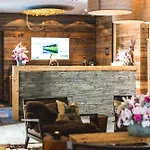 La Val & Hotel 4*